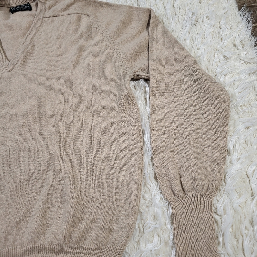 J. McInerney, Ltd. Lambswool V-Neck Sweater Made in Hawick Scotland Size 46 - Picture 5 of 15